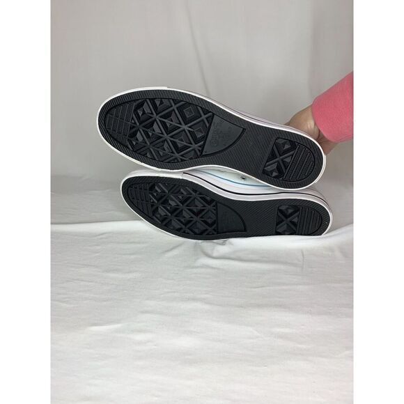 Athletic_Shoes